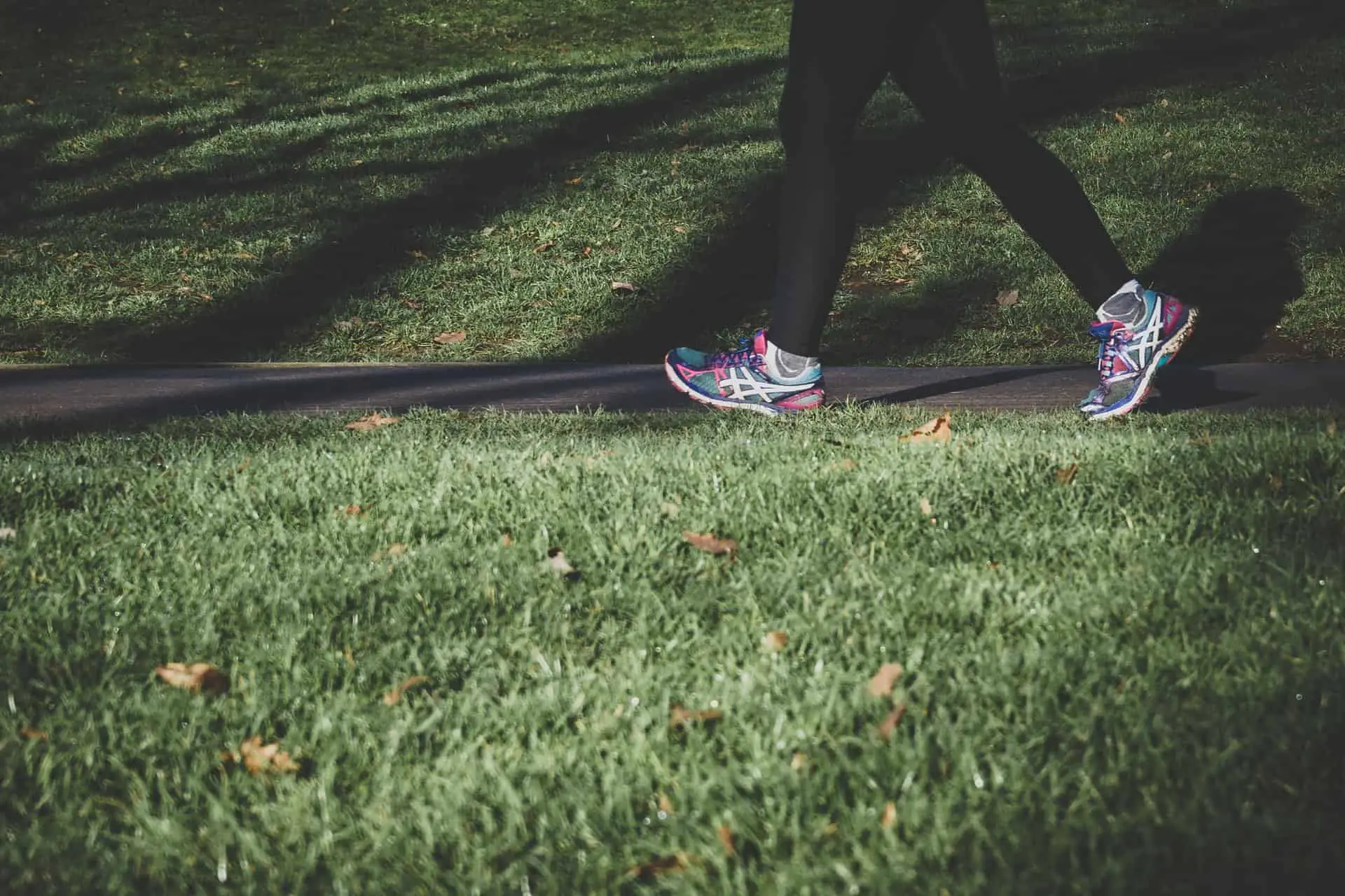 Ist Laufen oder Walking besser für die Fettverbrennung?